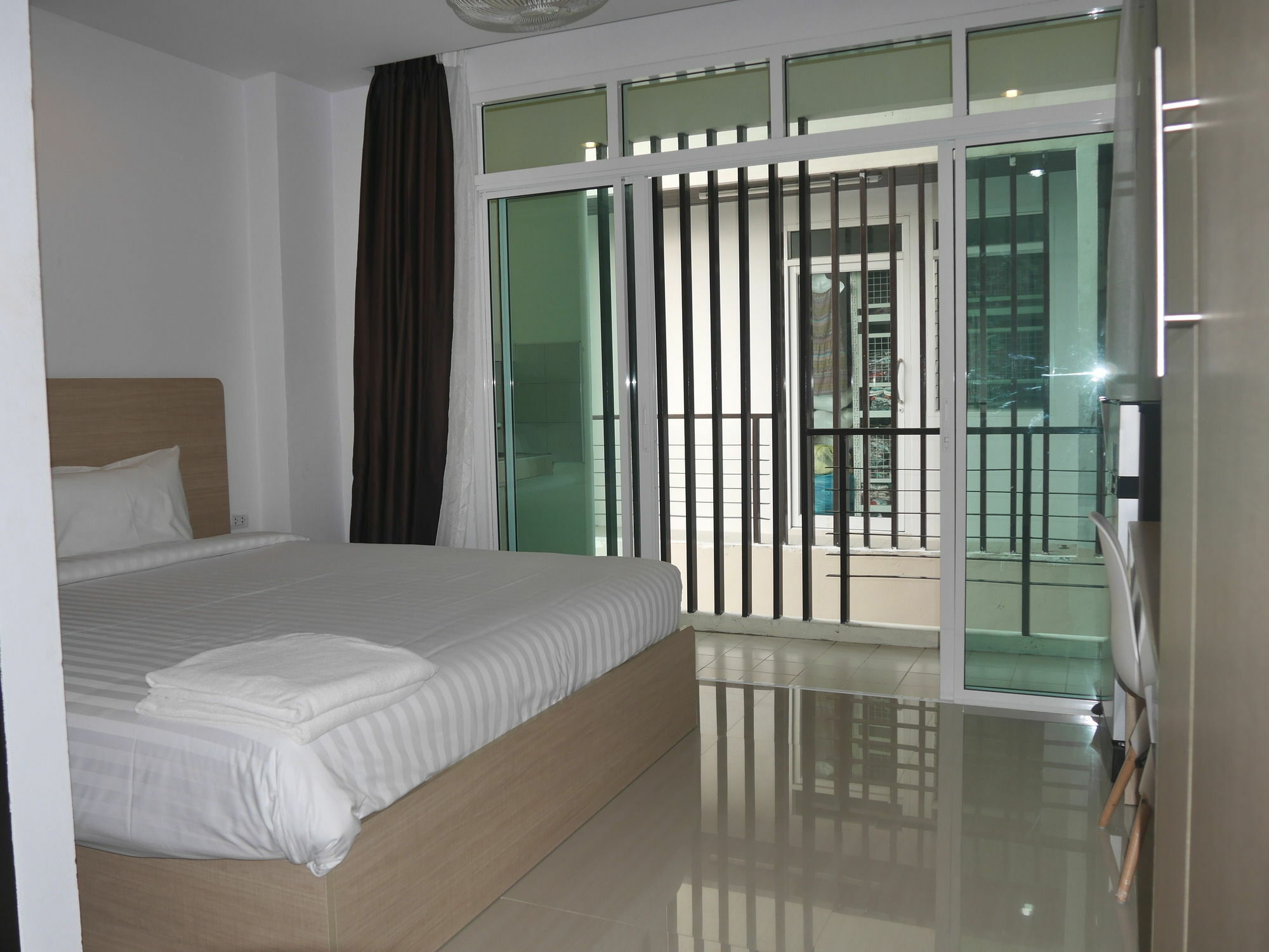 Darisa Apartment Service Patong 外观 照片
